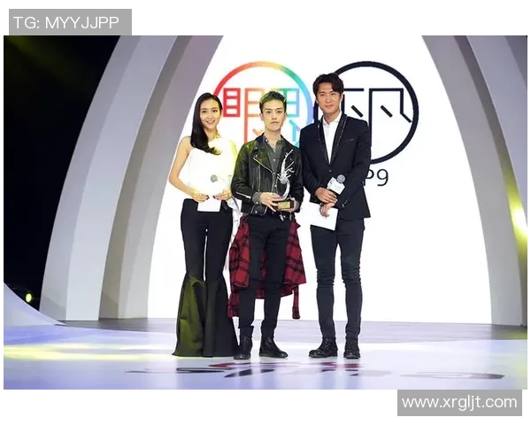 足球明星与靓女的完美搭配精彩瞬间大赏